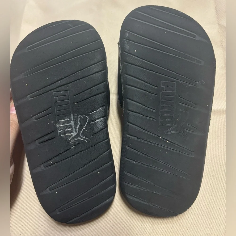 Puma‎ Kids Black and White Slide Sandals